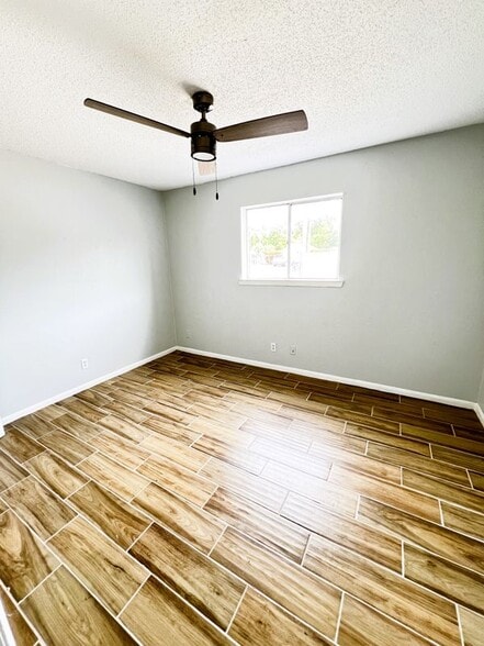 Building Photo - 1901 N 10th St