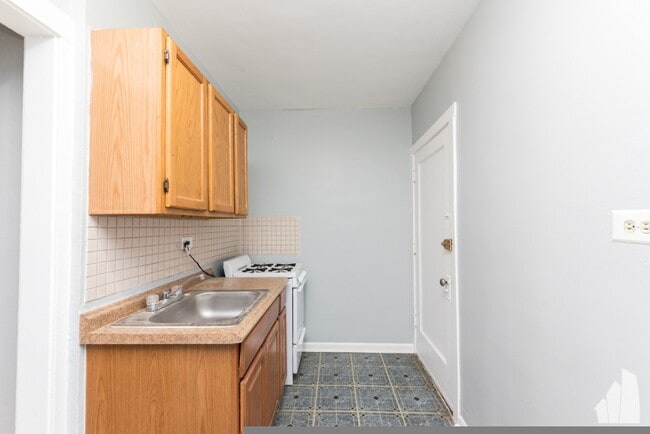 Building Photo - 4600 N Beacon St