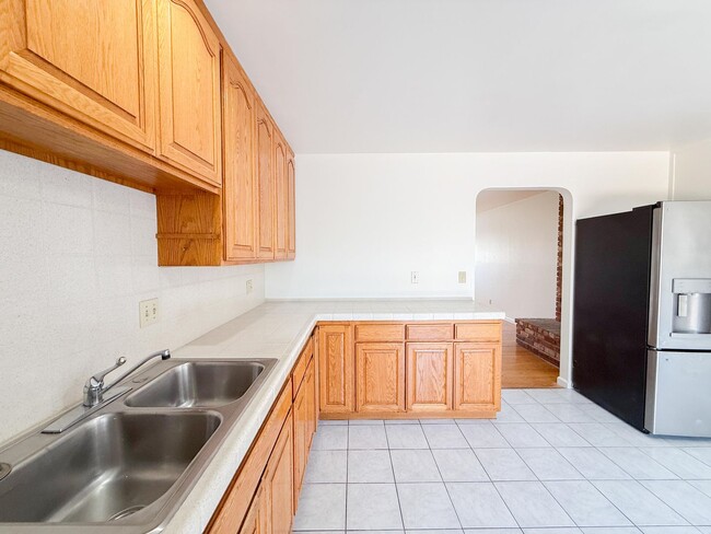 Building Photo - Floresta Gardens San Leandro Ranch Home