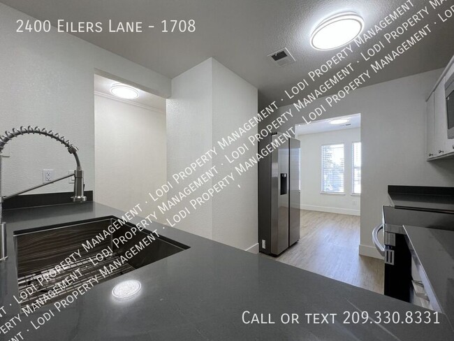Building Photo - 2400 Eilers Ln