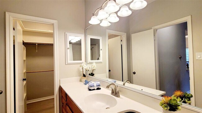 Building Photo - 3500 Tangle Brush Dr