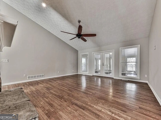 Building Photo - 2189 Chartwell Dr