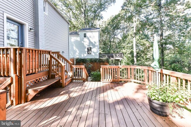 Building Photo - 1028 S Edison St