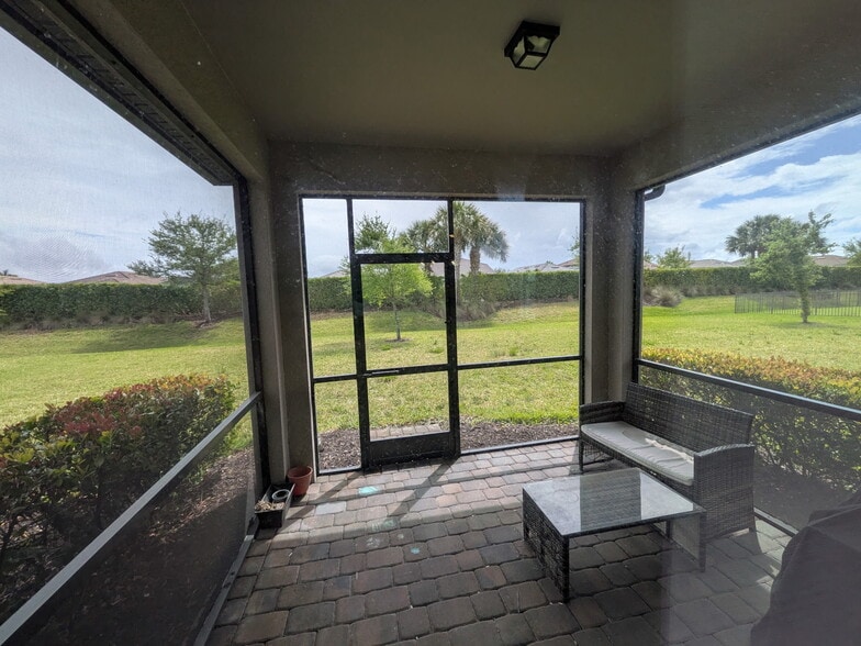 Building Photo - 17171 Anesbury Pl