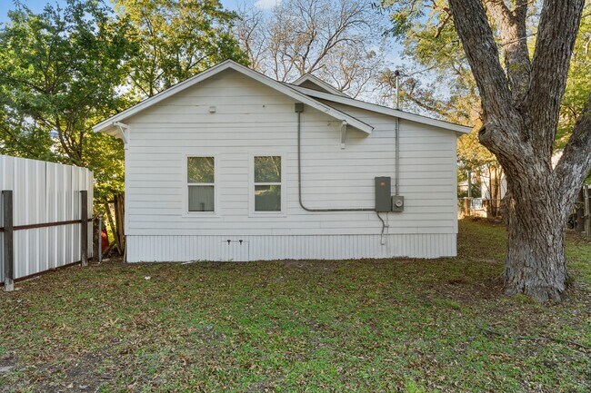 Building Photo - 2406 Gorman Ave