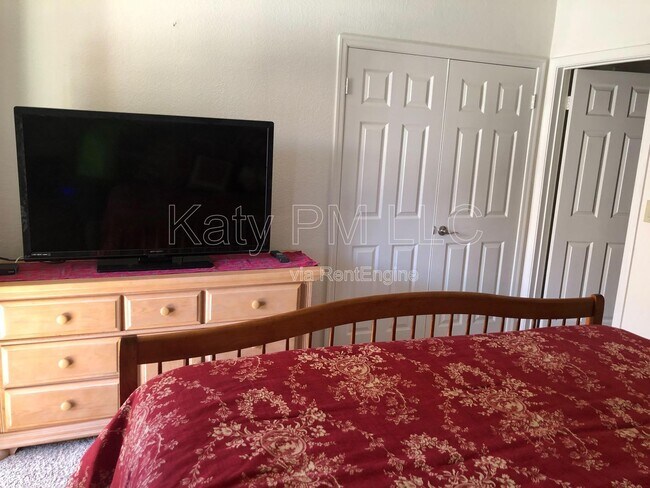 Building Photo - 9708 E Vía Linda