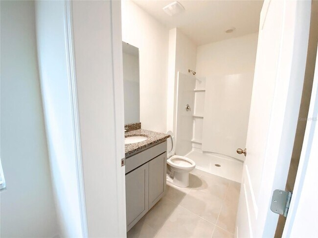 Building Photo - 495 Lily Ln