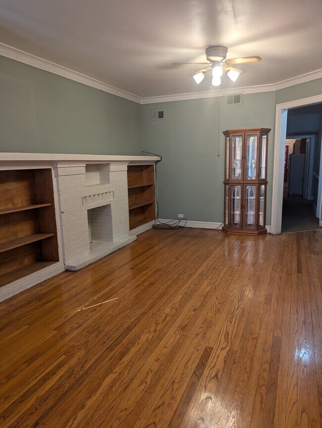 Building Photo - 1148 N Mayfield Ave