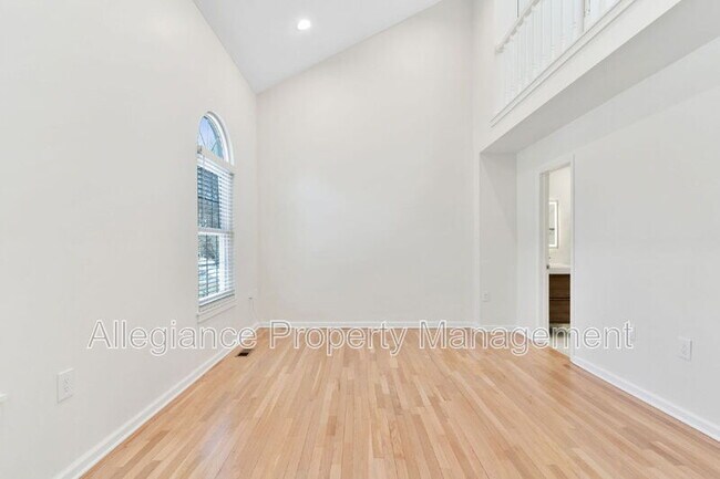 Building Photo - 6630 Medinah Ln