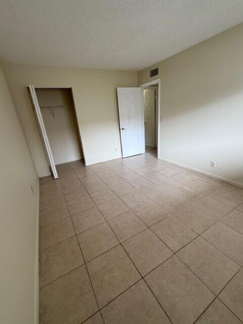 Building Photo - 2805 SW 22nd Ave