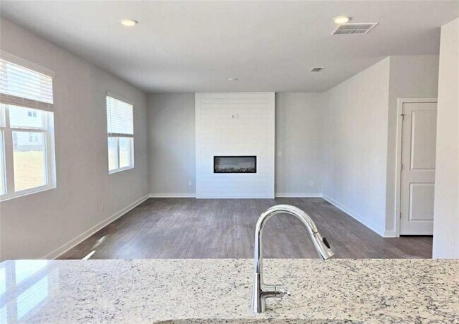Building Photo - 2665 Mourning Dove Dr