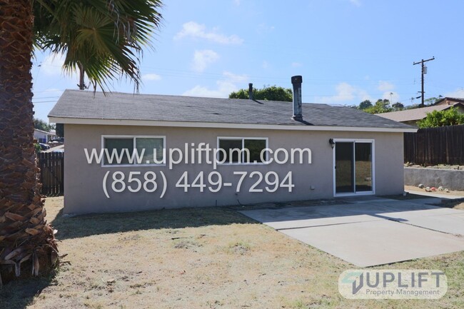 Building Photo - 3 Bed, 2 Bath Home w/ Fenced Yard and 2-Ca...