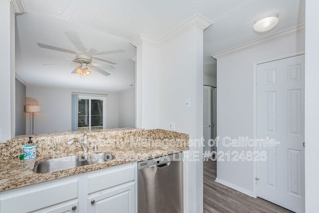 Building Photo - 7405 Charmant Dr