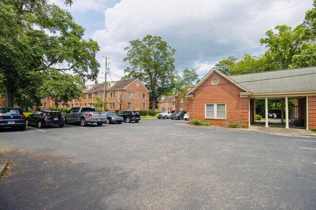 Building Photo - Bright & Modern 1-Bedroom Condo in Heathwood Court – Walkable & Inviting ~ Available May 2026!