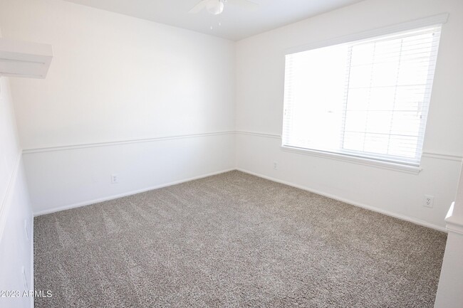 Building Photo - 1027 E Hearne Way