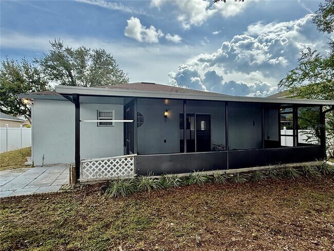 Building Photo - 1346 Rolling River Rd