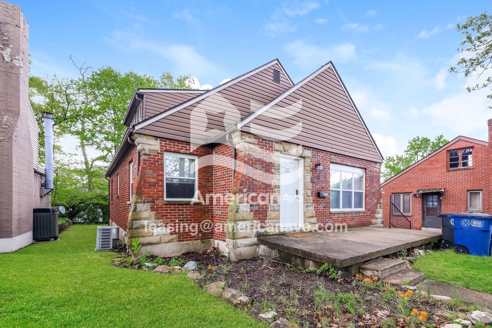 Building Photo - 1818 Parkhill Dr