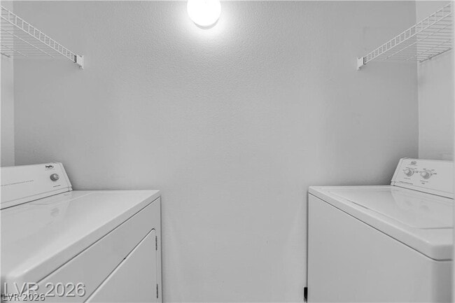 Building Photo - 7255 W Sunset Rd