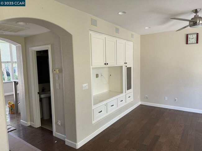 Building Photo - 4012 Gallaup Ct