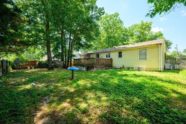 Building Photo - Fully Renovated 3-Bed, 2-Bath Ranch with Garage and Large Yard in Manchester