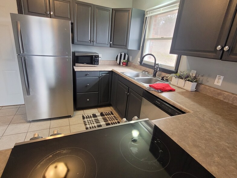 Building Photo - 2207 Weathered Rock Rd