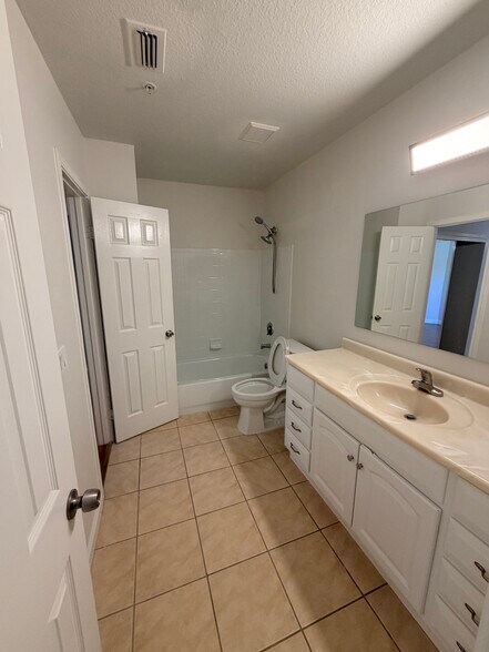 Building Photo - 1701 The Greens Way