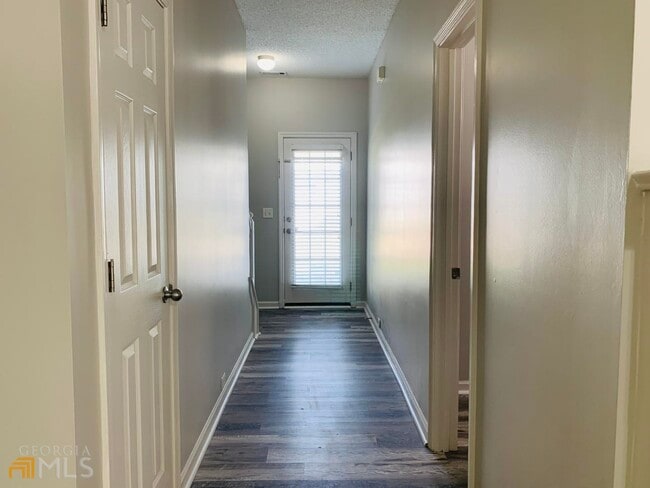 Building Photo - 221 Southwind Ln