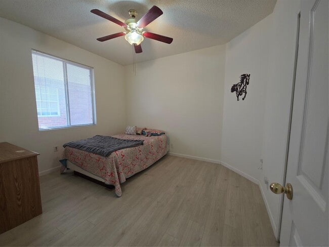 Building Photo - 16800 Tomcat Dr