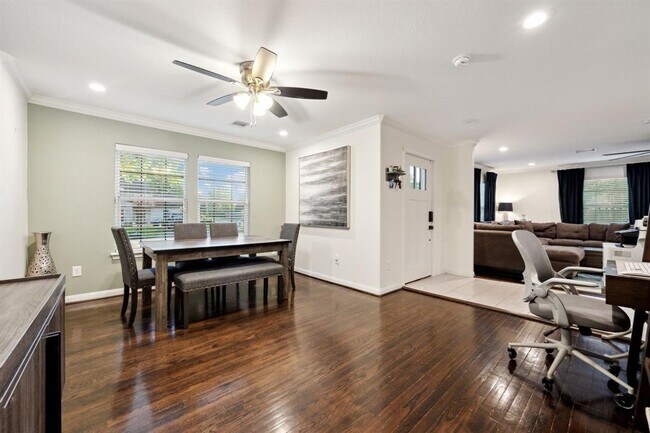 Building Photo - 3803 Zephyr St