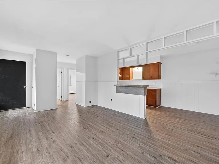 Building Photo - 151 E McHattie St