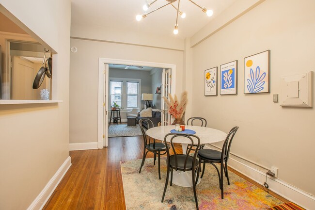 Building Photo - Lovely 1 BR/1 BA Condo in Dupont Circle!