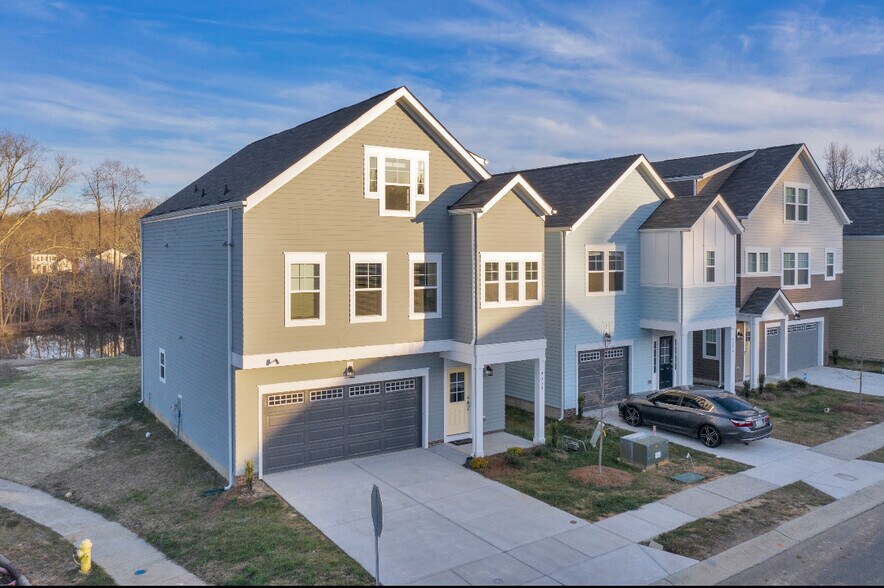 Building Photo - 9038 Henry Thoreau Rd