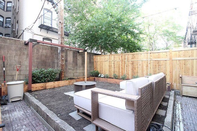 Building Photo - 1222 Park Ave