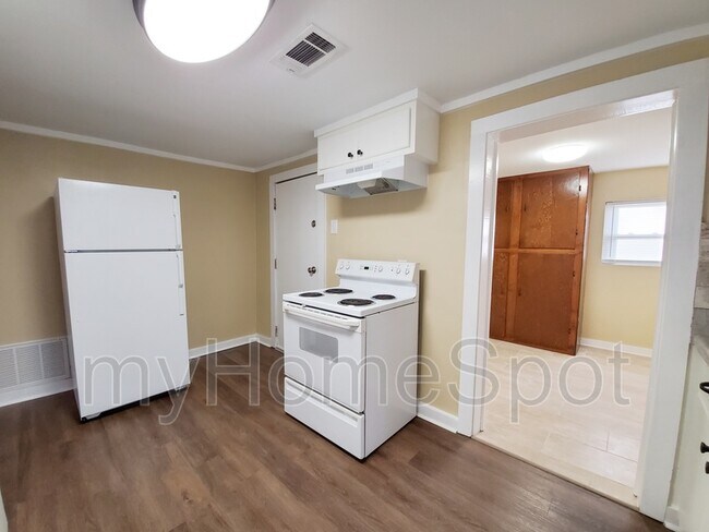 Building Photo - 8407 Whitmire Dr