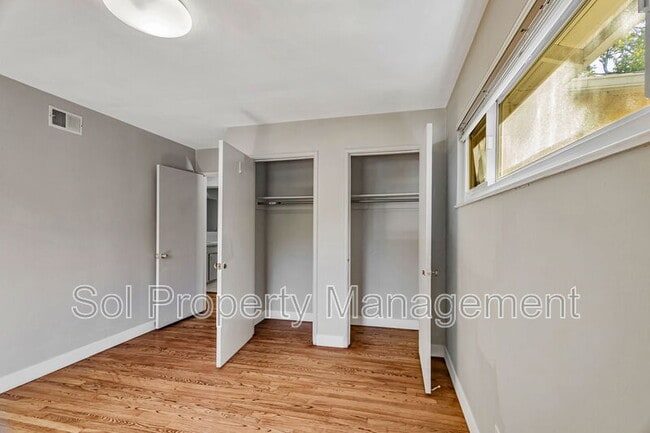 Building Photo - 1401 Laurent St