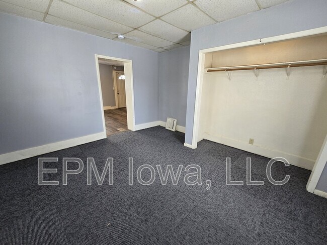 Building Photo - 119 Irving St