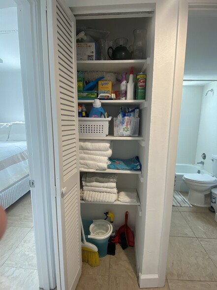 turn-key furnished - 9200 Midnight Pass Rd