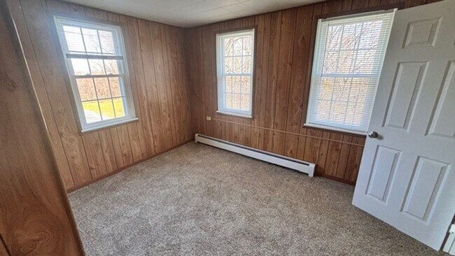 Building Photo - $1,600 Farmhouse Palmyra 4 bedroom 1.5 bath