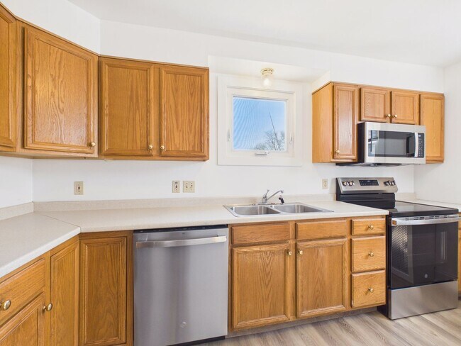 Building Photo - 1097 2nd St