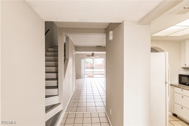 Building Photo - 1123 SW 48th Terrace