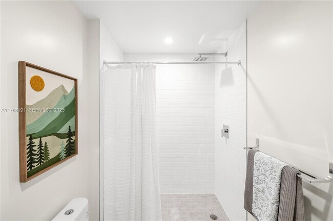 Building Photo - 3701 N Dixie Hwy