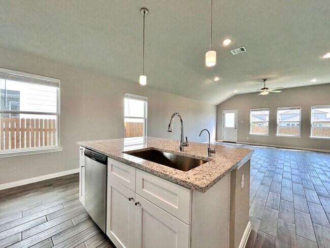 Building Photo - Charming 3-Bed, 2-Bath Home with Modern Up...