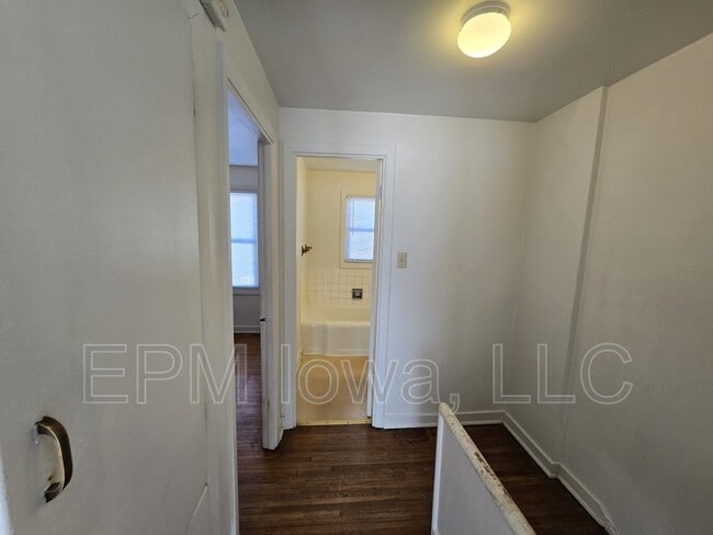 Building Photo - 251 Madison St