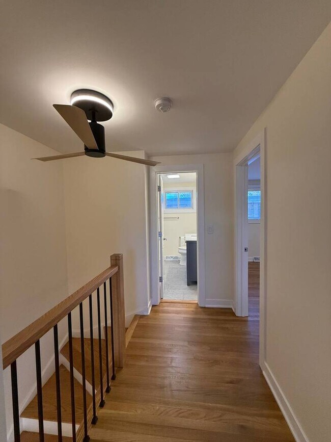 Building Photo - 415 E Lincoln St