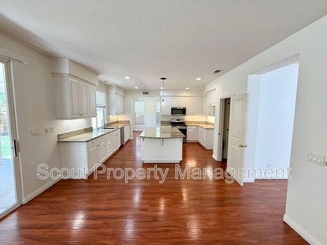 Building Photo - 39877 Worthington Pl