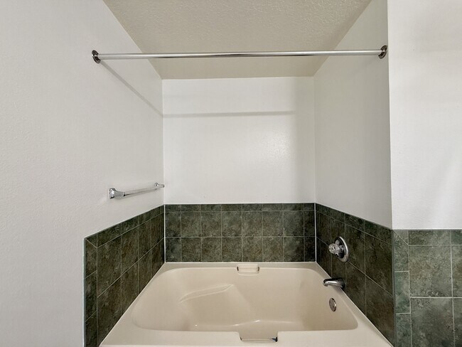 Building Photo - 10325 Boyette Creek Blvd