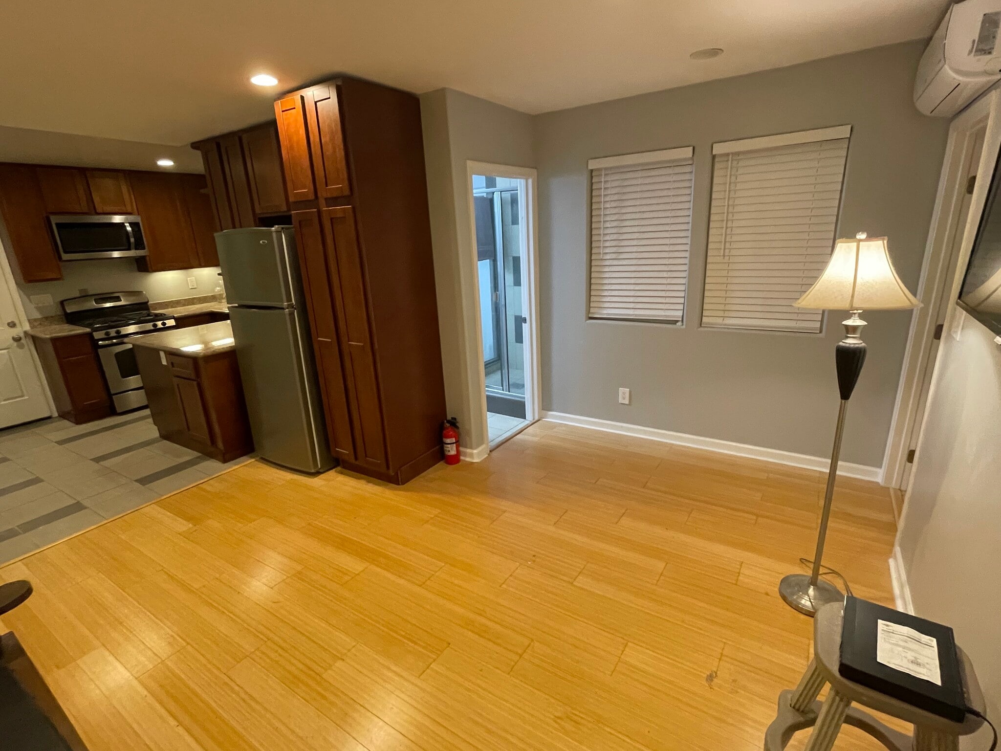 Kitchen/Family room - 4844 Daisy St