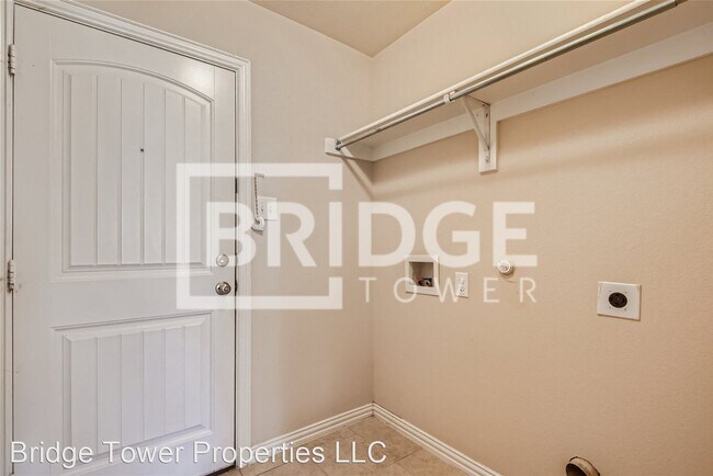 Building Photo - 4 br, 2 bath House - 2704 Park Street