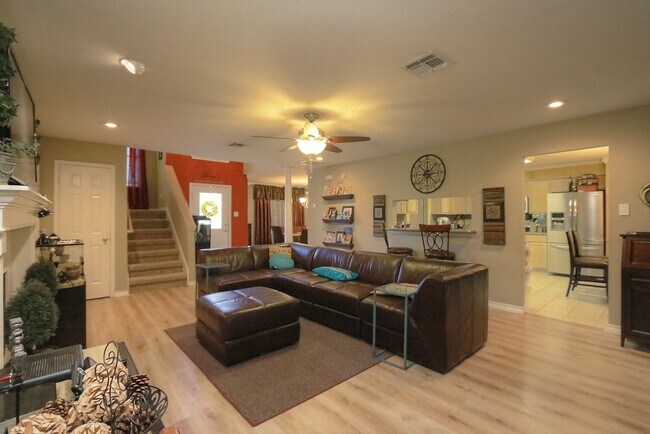 Building Photo - 7813 Kingshire Dr