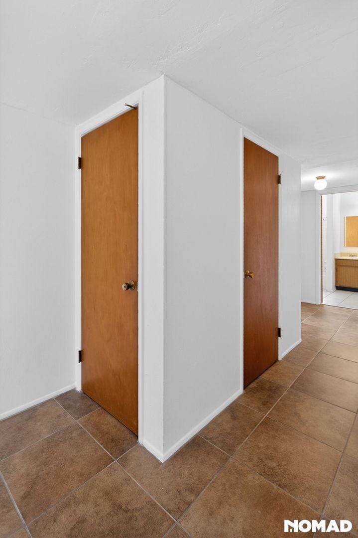 Building Photo - 938 N Larry Pl